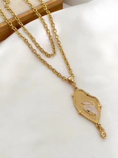 Colar duplo folheado a ouro pingente com Virgem Maria desenhada - comprar online