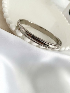 Bracelete verniz italiano com borda torcida - comprar online