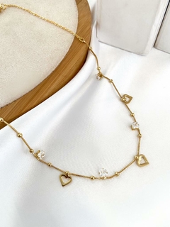Choker folheada com cristais e corações vazados - comprar online