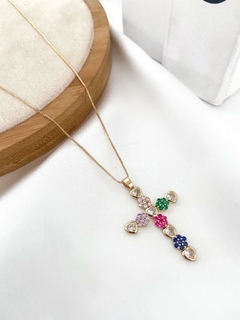 Veneziana folheada com crucifixo de flores e corações - comprar online
