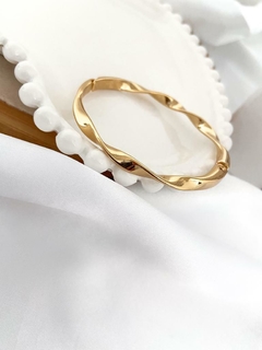 Bracelete torcido - verniz italiano