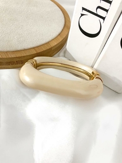 Bracelete Verniz Italiano Resinado banhado a 10 milésimos de ouro na internet