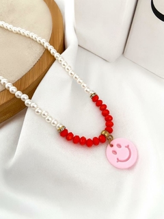 Colar De Pérolas Com Cristais coloridos e Smiler - comprar online