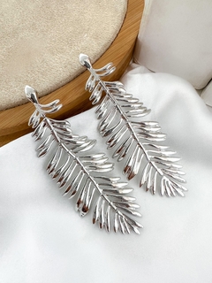 Brinco Folheado a Ouro 18k e Prata Design Folha - comprar online