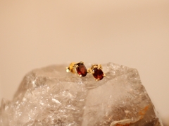 Brinco Dourado com Pedras Naturais Lapidadas na internet