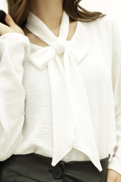 [CEY] Blusa con lazo - Hanna Moon