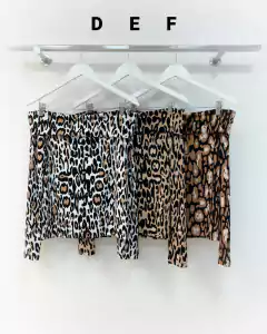 [MODAL/SEDA FRIA] Remera Off Shoulder Animal Print - comprar online