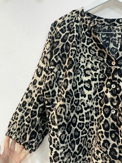 [CEY] Camisa cuello mao animal print en internet
