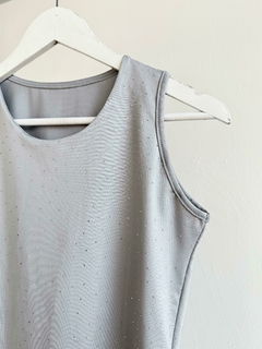 [MICROFIBRA BRILLITOS] Musculosa cuello redondo - tienda online