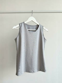[MICROFIBRA BRILLITOS] Musculosa cuello redondo - Hanna Moon