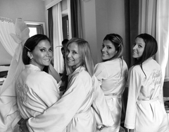 Bata Bride bordada / Bata Bride's Squad en internet