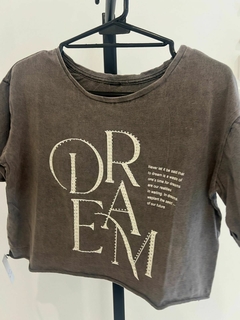 Remera corta en internet