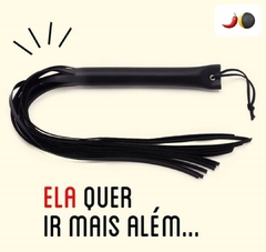 Chicote em Tiras em couro sintético.