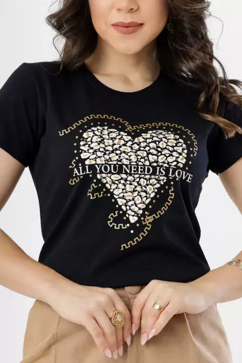 T-SHIRT CORACAO ALL YOU NEED IS LOVE