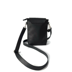Juntas: Bandolera Flavia negro liso + Billetera mini croco negro - comprar online