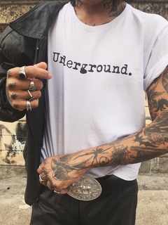 Camiseta t-shirt branca unissex underground moda alternativa na internet