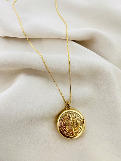 Colar Relicário São Bento Banhado à Ouro 18k