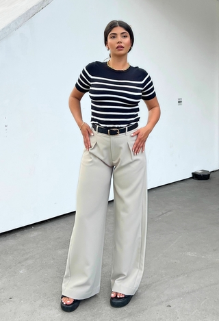 Blusa tricot listrada preta com branca
