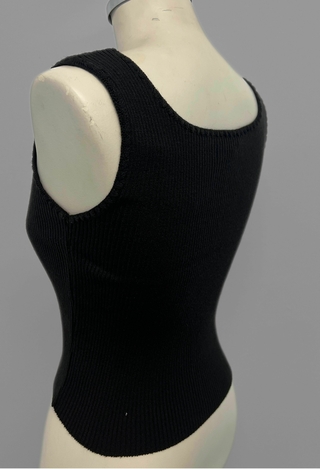 Blusa tricot modal decote quadrado com ponto crochê - Bege
