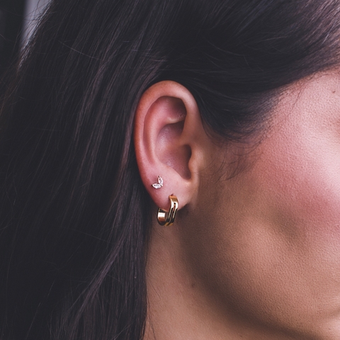 Brinco de Argola com detalhes duplo Banhado com ouro 18k