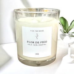 Vela copo de vidro 400g com aroma de flor de figo.