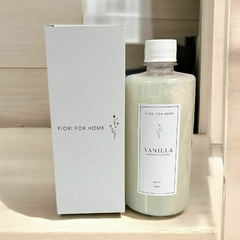 Refil de sabonete líquido vanilla da marca Fiori For Home com embalagem branca simples