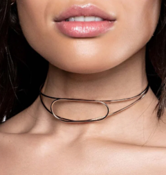 Choker aro duplo com detalhe oval vazado ao centro folheado a ouro 18k - tam.12 532015 na internet