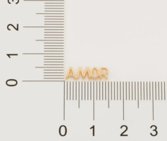 Brinco formado por palavra amor med 0,40 cm x 1,50 cm 526448 - ELLEN CARVAHO DOS SANTOS