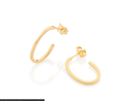Brinco médio e super leve folheado a ouro 18k meia argola 523960