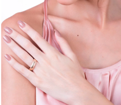 Aliança granitada com detalhe liso e zircônia redonda folheada a ouro 18k 511527 - comprar online