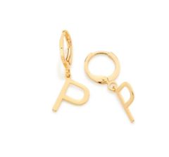 Brinco argola com letras folheado a ouro 18k letra P 526614