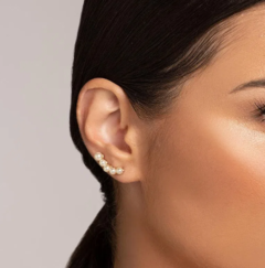 Brinco ear cuff folheado a ouro com pérolas sintéticas - tam.único 526525 - comprar online