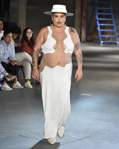 VESTIDO ONDINAS ASSIMÉTRICAS