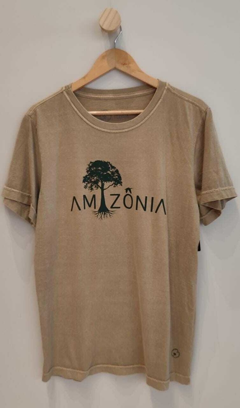 Camiseta "Amazônia" areia com verde musgo