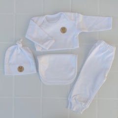 Ajuar 4 piezas BLANCO algodón : Body + Pantalón + Gorro + Babita en internet