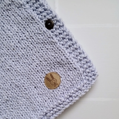 Chaleco Tejido CELESTE LAVANDA con botones liso - tienda online