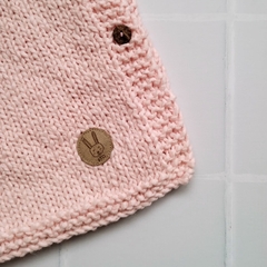 Chaleco Tejido ROSA LISO con botones - Ato tienda bebes y niños