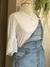 Blusa branca pérola barra e mangas plissadas - comprar online