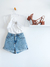 Blusa off white ombro único com Strass