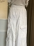 Calça pantacourt cargo off white - comprar online