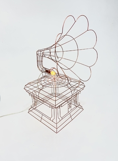 Escultura Vitrola . - loja online