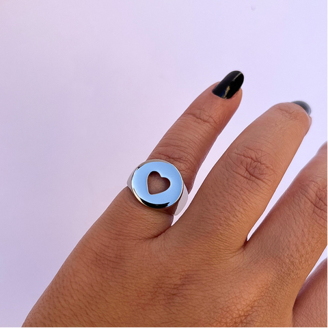 Anel Dedinho Coração Vazado Regulável Prata