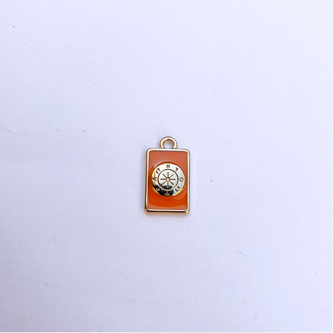 Pingente Mini Placa Roda da Fortuna Dourado