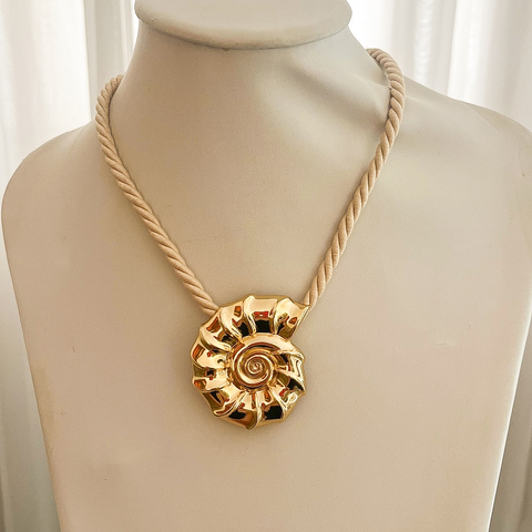 Colar Máxi Concha em Cordão 109cm