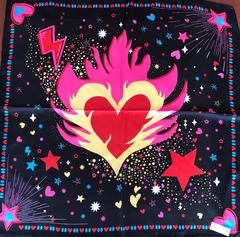 Pañuelo negro modelo Corazón