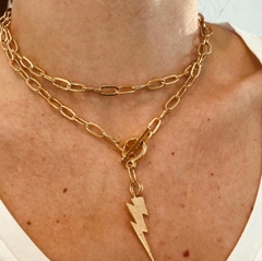 Collar Corbatero dorado dije Rayo 2 en 1 , para usar doble y corto o simple y largo en internet
