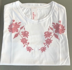 Remera Bordada con doble Flores - comprar online