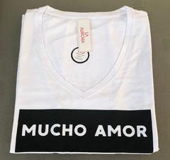 Remera Mucho Amor