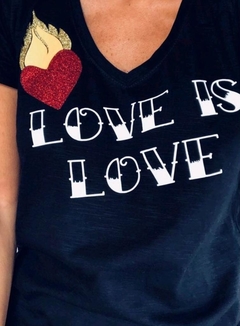 Remera Love is Love - comprar online