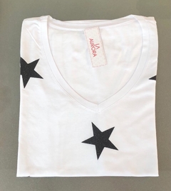 Remera Blanca Estrellas Negras